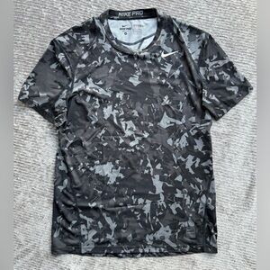 Nike Pro Dri-Fit Fitted Men’s Camo Shirt Size M